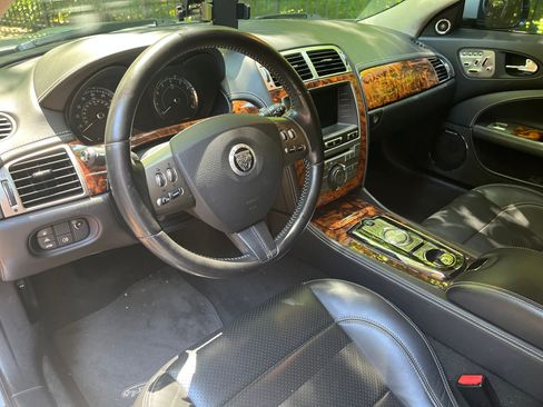 Used 2010 Jaguar XK Coupe RWD image 8