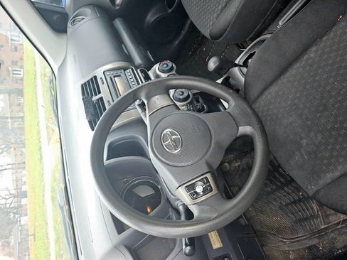 Used 2011 Scion xD image 12