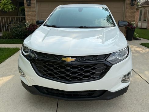 Used 2019 Chevrolet Equinox LT FWD image 4