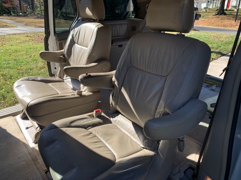 Used 2006 Toyota Sienna XLE Limited image 20