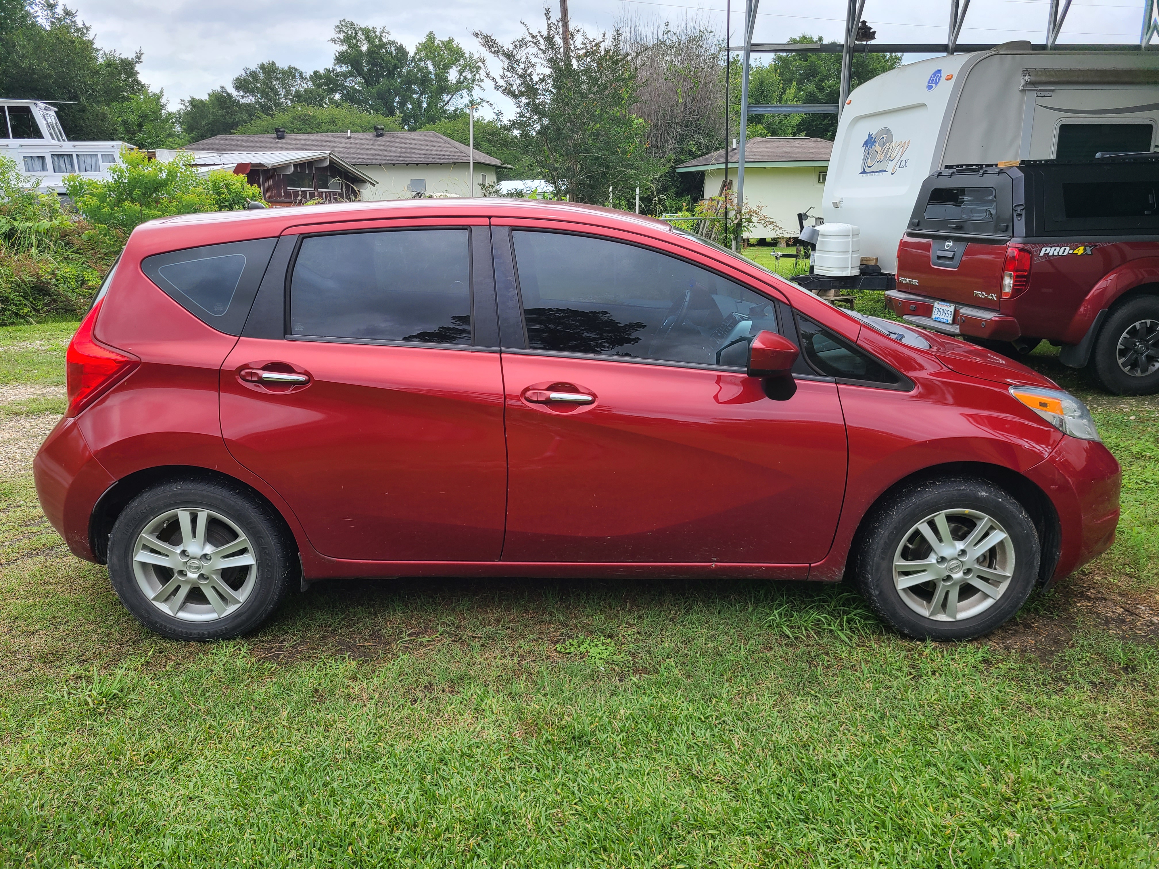 Used 2015 Nissan Versa Note SV w/ Fog Lights Package FWD image 1