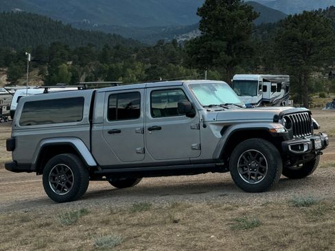 Used 2021 Jeep Gladiator Overland image 1