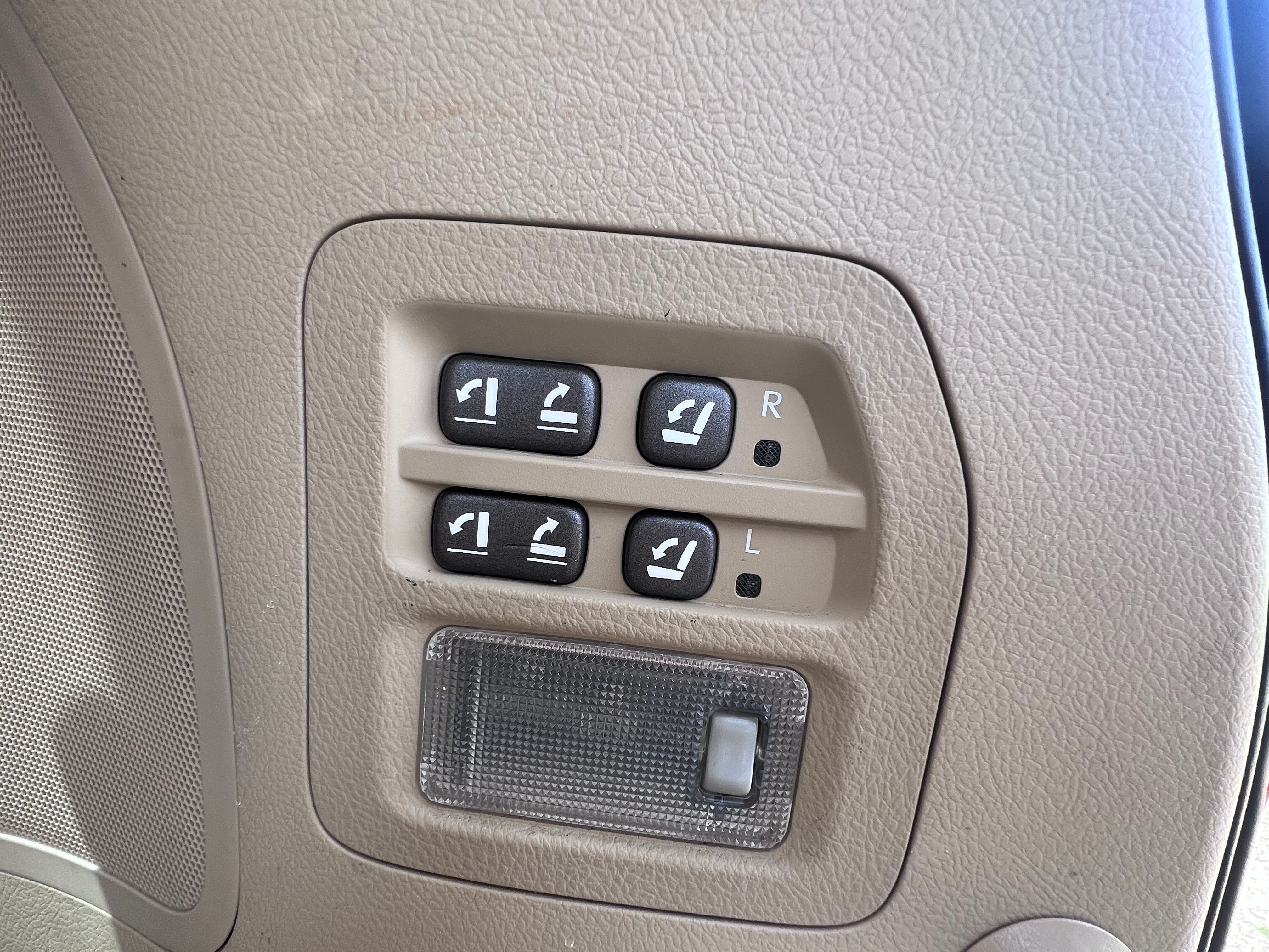 Used 2010 Lexus LX 570 4WD image 13