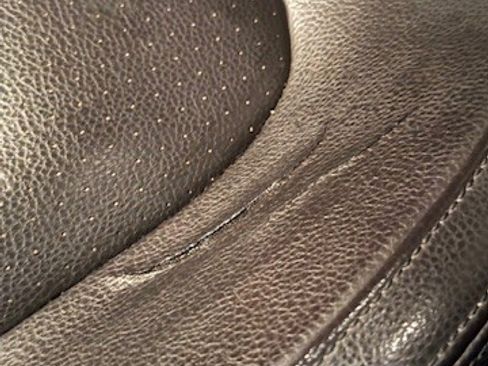 Used 2013 Volkswagen Touareg Sport image 20