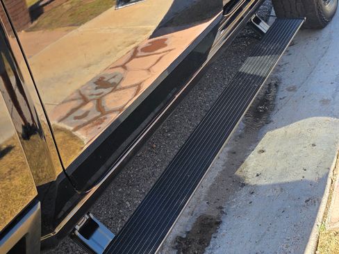 Used 2020 Chevrolet Silverado 2500 LTZ w/ LTZ Plus Package image 28