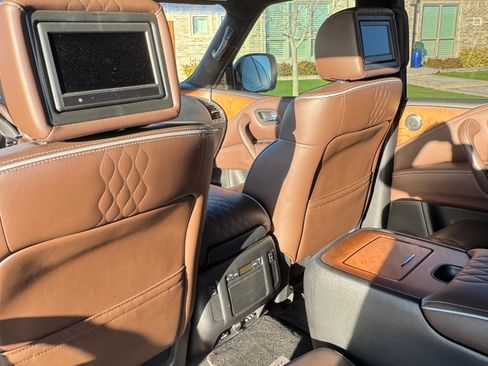 Used 2016 INFINITI QX80 Limited image 14