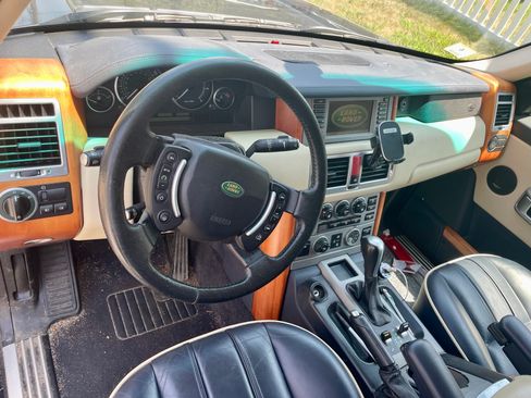 Used 2004 Land Rover Range Rover HSE image 31