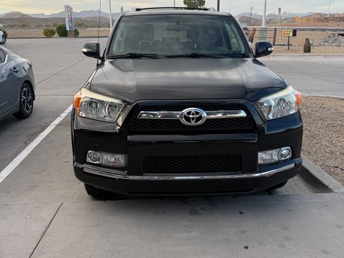 Used 2013 Toyota 4Runner SR5 w/ Convenience Pkg AWD/4WD image 2