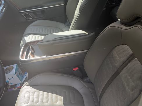 Used 2023 Rivian R1T Adventure AWD/4WD image 10