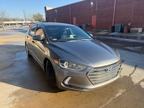 Used 2018 Hyundai Elantra Limited image 5