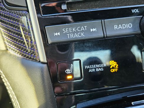 Used 2018 INFINITI Q60 3.0t Sport w/ Sensory Package 3.0T Sport image 17