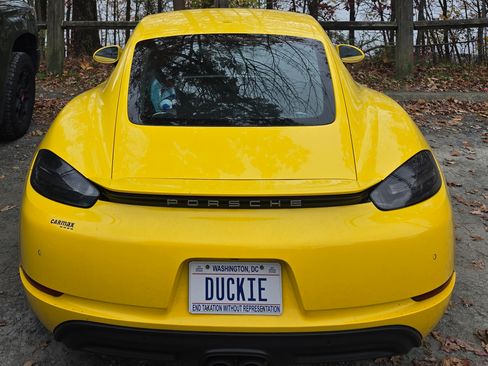 Used 2018 Porsche 718 Cayman image 5