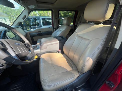 Used 2012 Ford F350 Lariat w/ Lariat Interior Pkg image 9