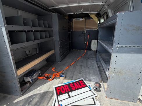 Used 2006 Ford E-250 and Econoline 250 RWD image 8