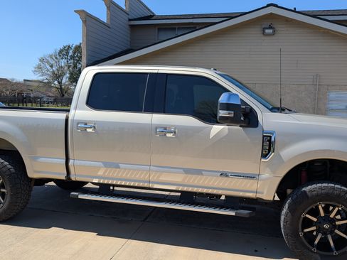 Used 2017 Ford F250 Lariat w/ Lariat Ultimate Package image 8