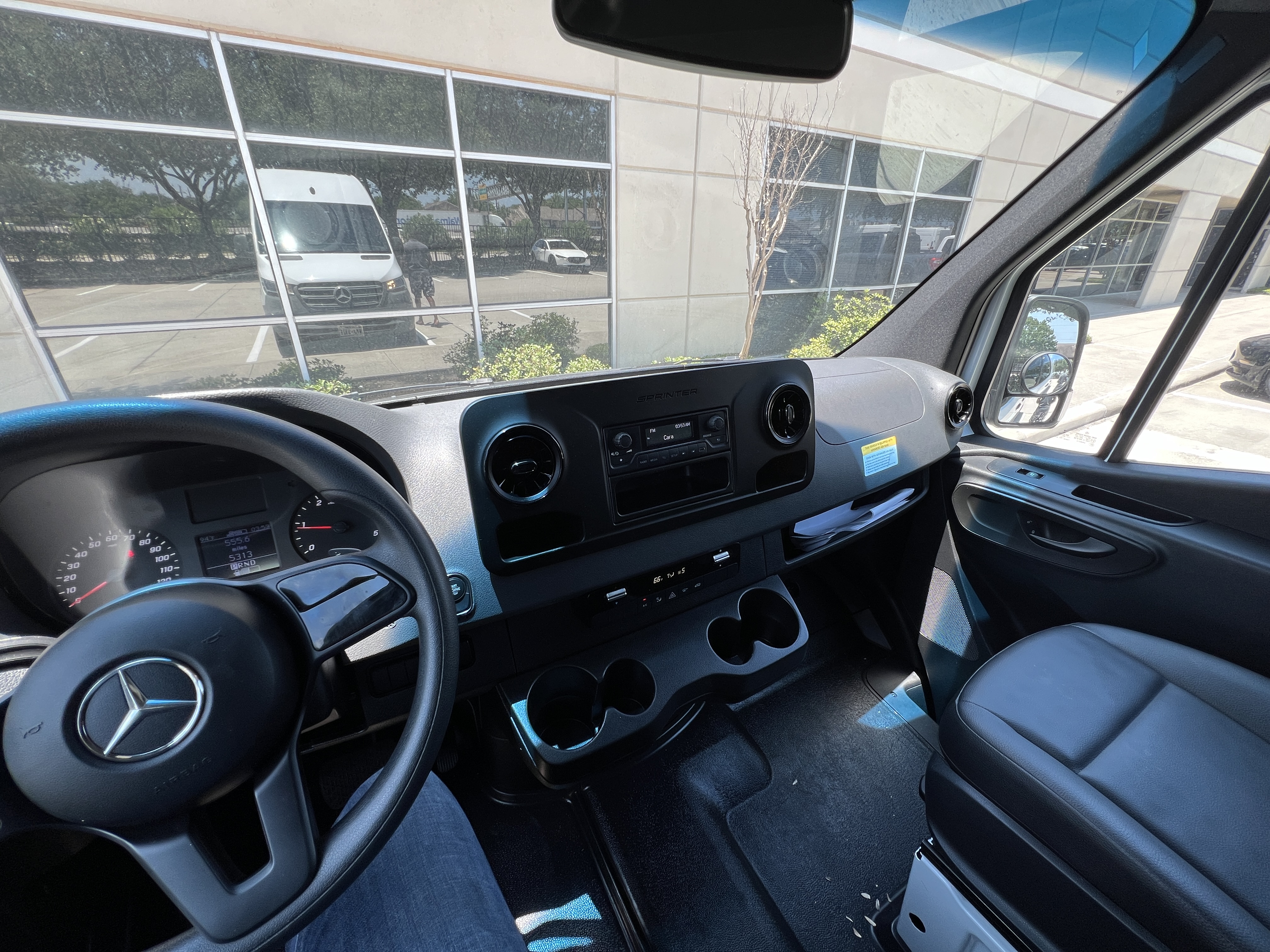 Used 2021 Mercedes-Benz Sprinter 2500 image 12