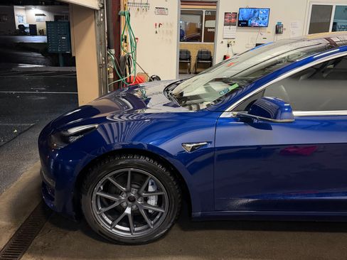 Used 2018 Tesla Model 3 Long Range image 12