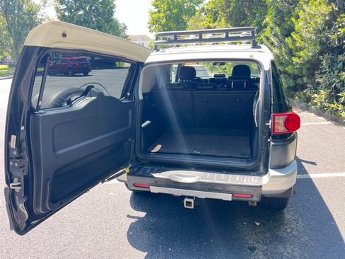 Used 2007 Toyota FJ Cruiser 4WD image 16