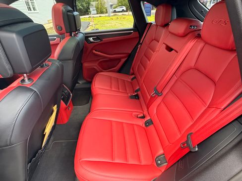 Used 2021 Porsche Macan GTS AWD/4WD image 5