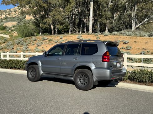 Used 2007 Lexus GX 470 image 2