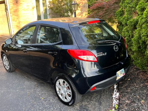 Used 2014 MAZDA MAZDA2 Sport FWD image 2