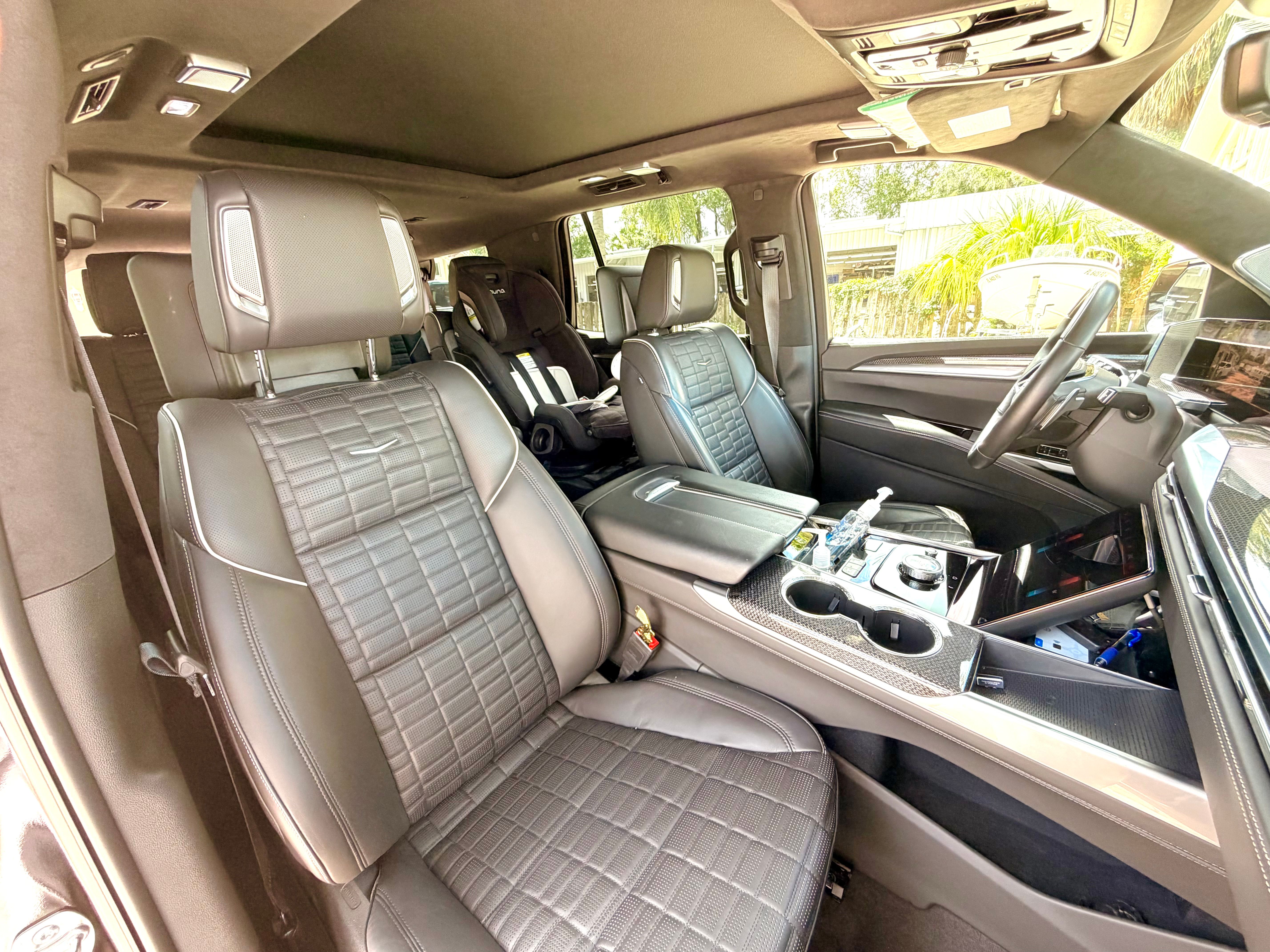 Used 2025 Cadillac Escalade V AWD/4WD image 12