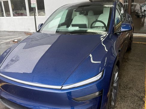 Used 2026 Tesla Model Y Long Range image 8