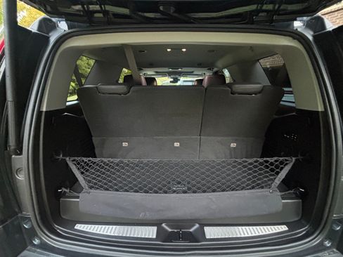 Used 2020 Cadillac Escalade Luxury image 16