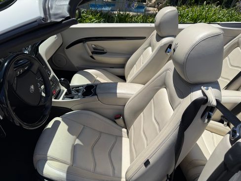 Used 2014 Maserati GranTurismo Convertible RWD image 9