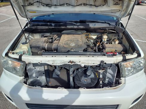 Used 2013 Toyota Sequoia SR5 image 6