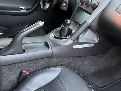 Used 2006 Pontiac Solstice Convertible 2D w/ Premium Package image 9