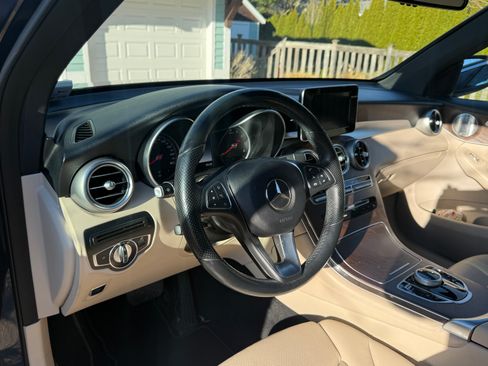 Used 2018 Mercedes-Benz GLC 300 4MATIC image 9