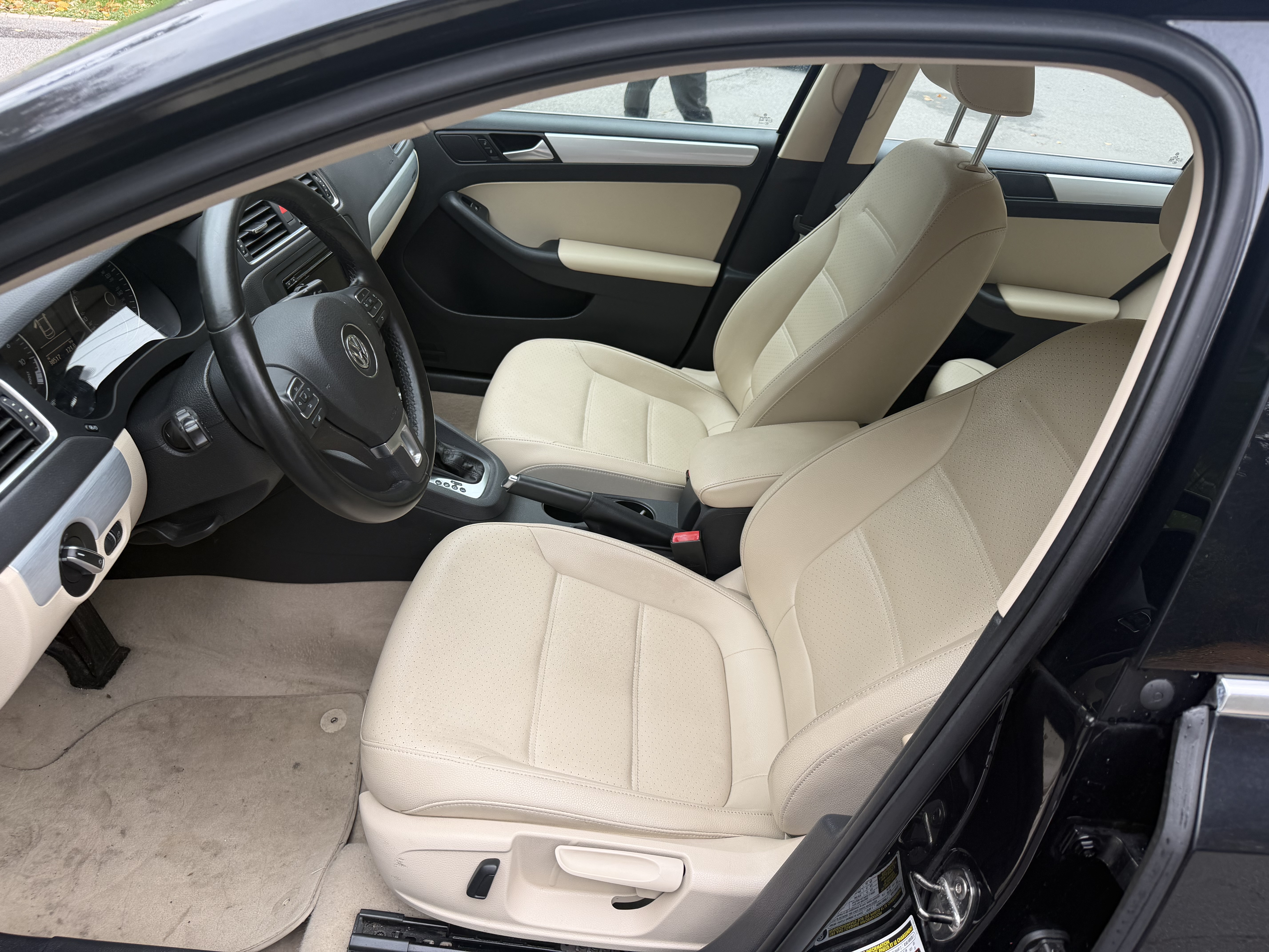 Used 2013 Volkswagen Jetta SE FWD image 8