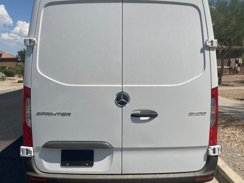 Used 2023 Mercedes-Benz Sprinter 2500 w/ Dashboard Charging Package image 6