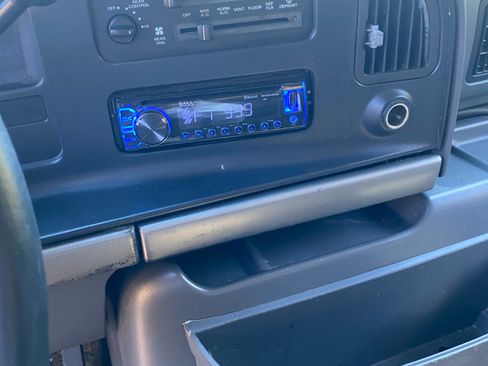 Used 1994 Ford E-350 and Econoline 350 Club Wagon image 11