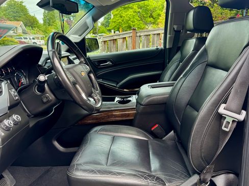 Used 2020 Chevrolet Suburban LT AWD/4WD image 2
