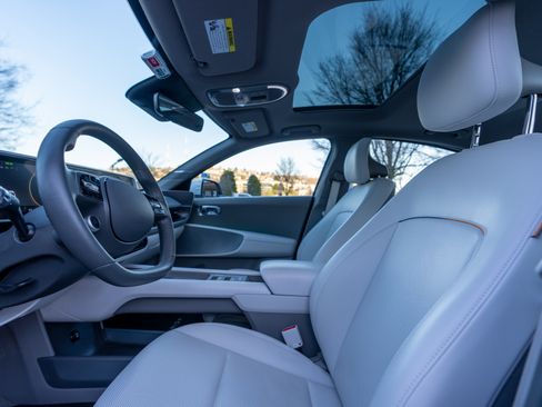 Used 2023 Hyundai Ioniq 6 Limited image 10