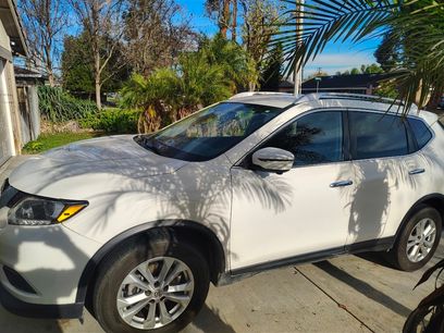 Used 2016 Nissan Rogue SV w/ SV Premium Package