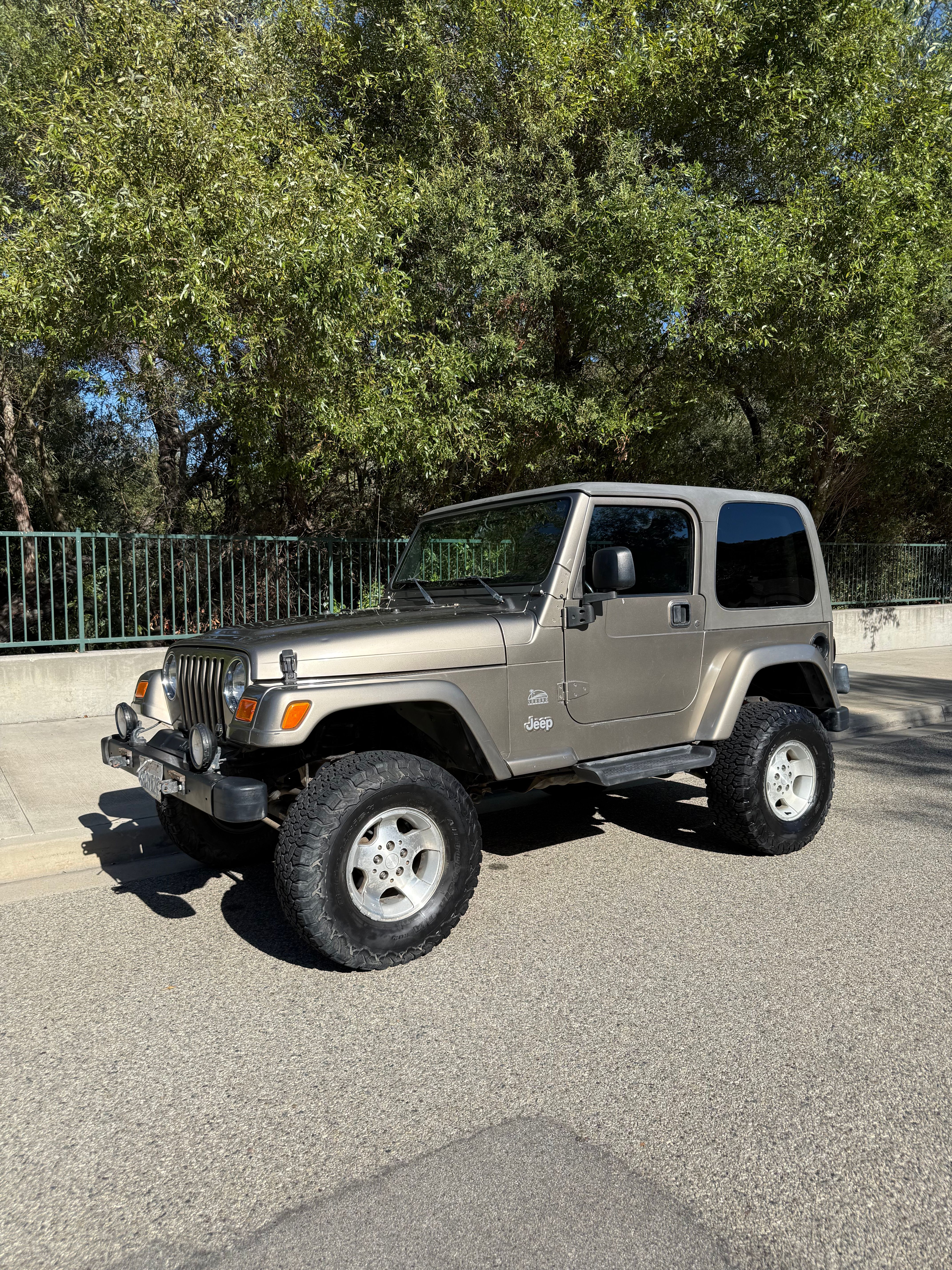 Used 2003 Jeep Wrangler Sahara AWD/4WD image 9