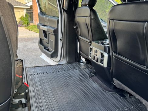 Used 2020 Ford F150 Lariat w/ Equipment Group 502A Luxury image 19