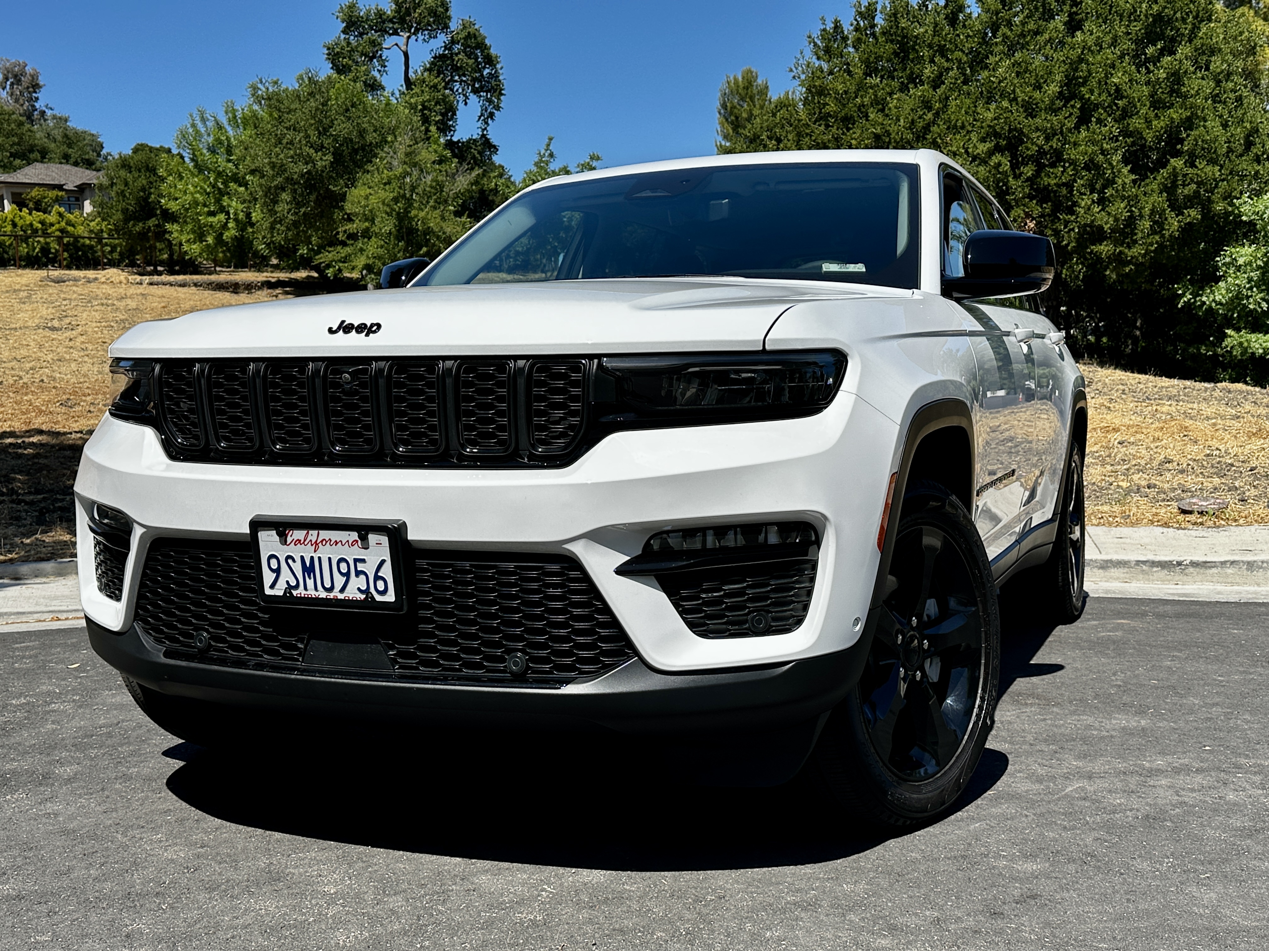 Used 2024 Jeep Grand Cherokee Limited w/ Luxury Tech Group II RWD image 1