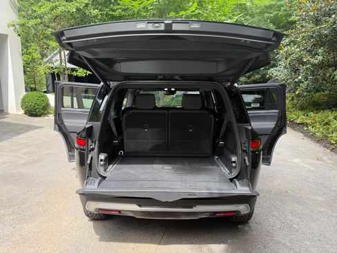 Used 2024 Rivian R1S Adventure AWD/4WD image 15