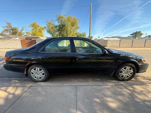 Used 2001 Toyota Camry LE image 4