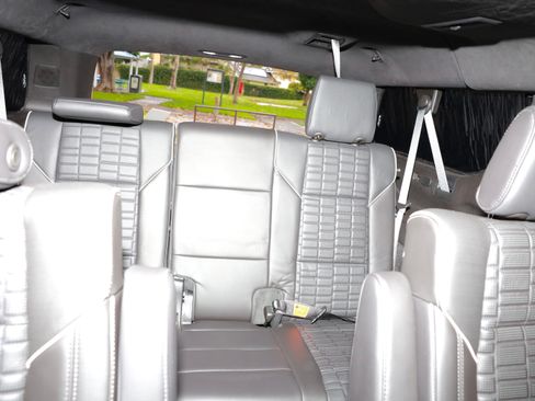 Used 2021 Cadillac Escalade ESV Sport Platinum image 19