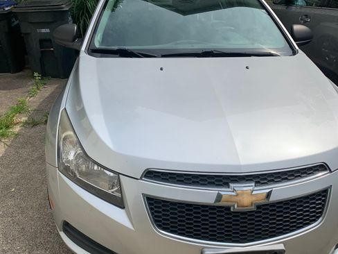Used 2013 Chevrolet Cruze LS image 1
