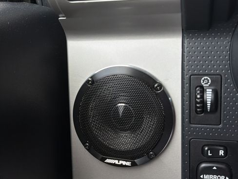 Used 2014 Toyota FJ Cruiser 4WD w/ Convenience Package image 12