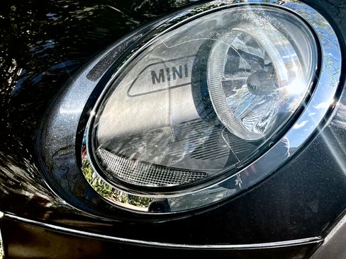 Used 2019 MINI Cooper S w/ Signature Upholstery Package image 12