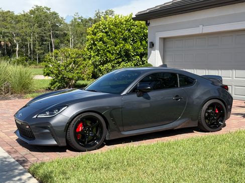 Used 2025 Toyota GR86 Premium w/ Performance Package RWD image 29