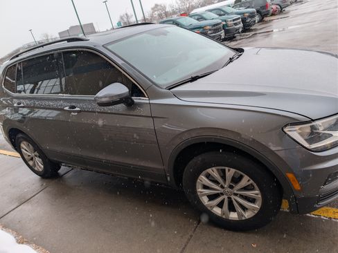 Used 2019 Volkswagen Tiguan SE w/ Panoramic Sunroof Package image 1