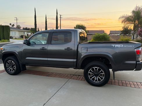 Used 2021 Toyota Tacoma TRD Sport w/ Technology Package RWD image 11